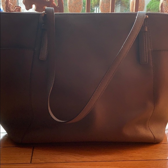 Michael Kors Jet Set Leather Tote Bag - Picture 4 of 8